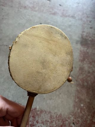 Tamburello in legno con sonagli