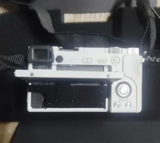 Sony Alpha 6000 Fotocamera Digitale Bianca