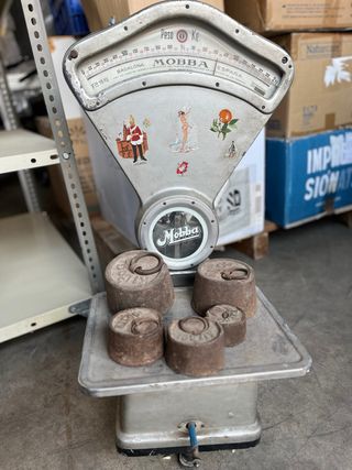Báscula antigua MOBBA decoración