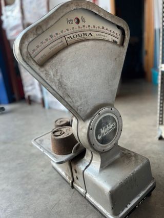 Báscula antigua MOBBA decoración