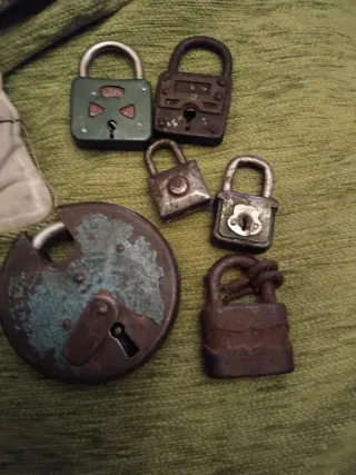 Lote 6 candados antiguos