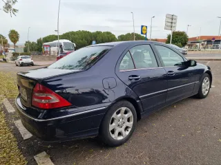 Mercedes-Benz Clase C 2004