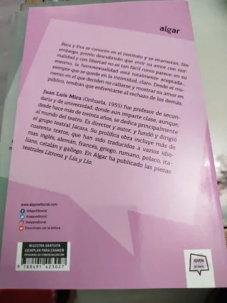 Varios libros de lectura para adolescentes