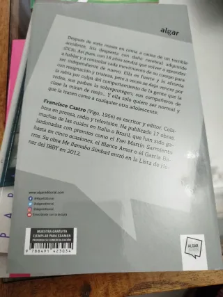 Varios libros de lectura para adolescentes