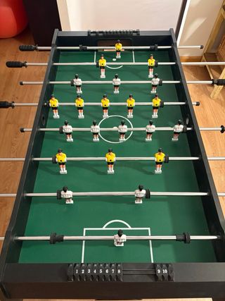 Futbolín mediano como nuevo