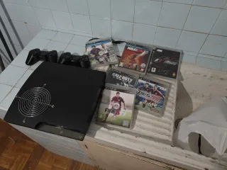 Consola PlayStation 3 + 6 Juegos