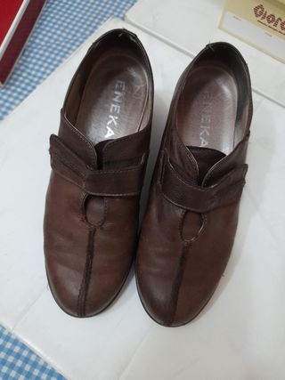 Zapatos de piel Eneka mujer marrones