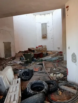 Furgoneta grande, para vaciar trasteros pisos.