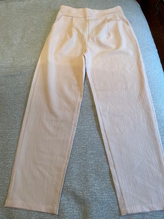 Pantalón rosa texturizado