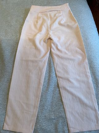 Pantalón rosa texturizado