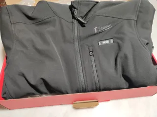 Chaqueta calefactada Milwaukee M12 HJBL5