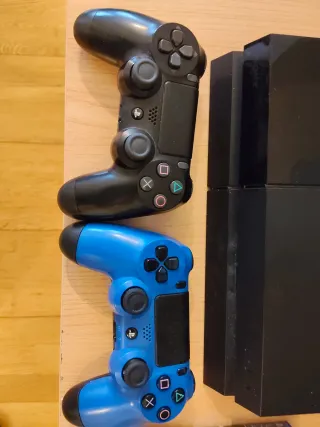 PS4 512GB + 5 Giochi e 2 Controller