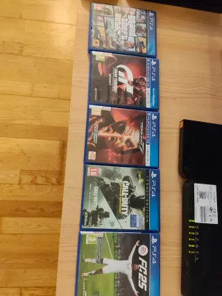 PS4 512GB + 5 Giochi e 2 Controller