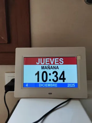 Reloj Digital Día/Hora/Fecha Beige/Rojo