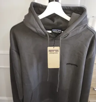 Felpa Patagonia Grigia con Cappuccio