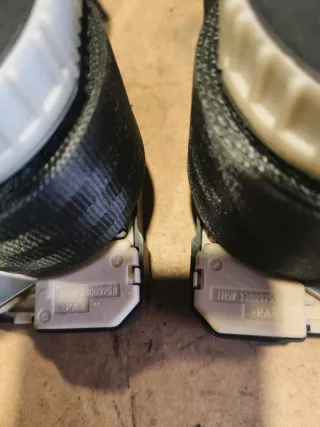 Cinturones traseros Volkswagen Touran Dcho. e Izdo