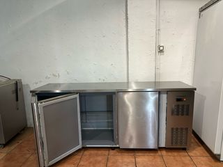 Bajo mostrador 3 puertas CORECO