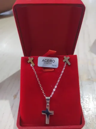 Conjunto Collar y Aretes Cruz Acero