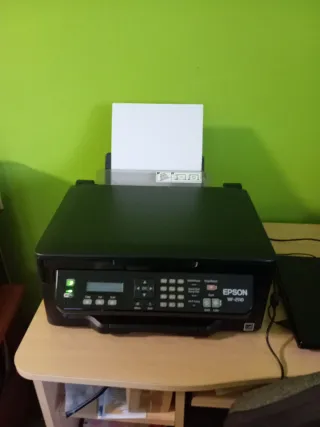 Impresora Epson WF-2510 Multifunción para reparar.