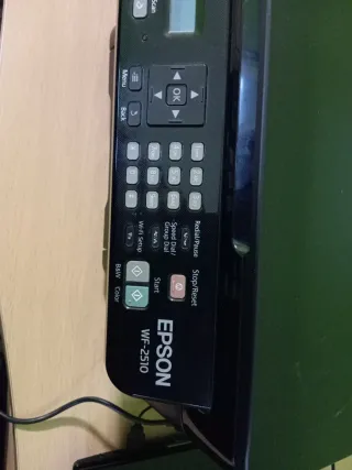 Impresora Epson WF-2510 Multifunción para reparar.