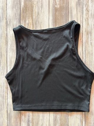 Top corto SHEIN negro talla M