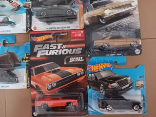 Lote de Carros Hot Wheels e Majorette