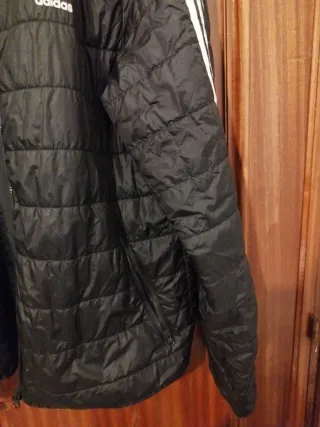 Chaqueta Adidas impermeable negra