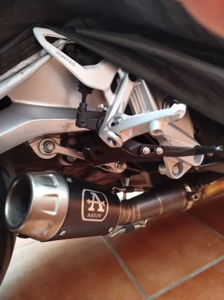 Escape Arrow para Moto