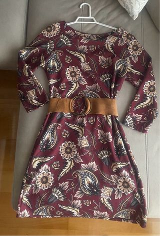 Vestido burdeos estampado floral