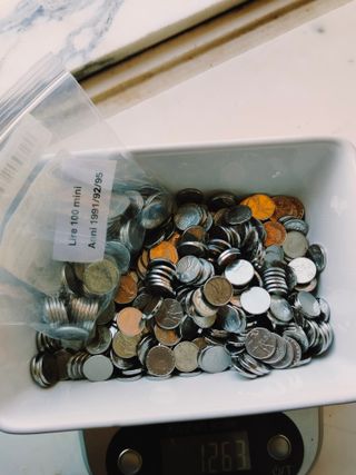 Oltre 1,2 kg Monete Lire 50 e 100 Mini LEGGI