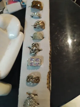 Lote Bisutería: Pendientes y Broches