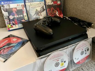 PS4 da 1 Terabyte impeccabile, giochi, controller, cavi