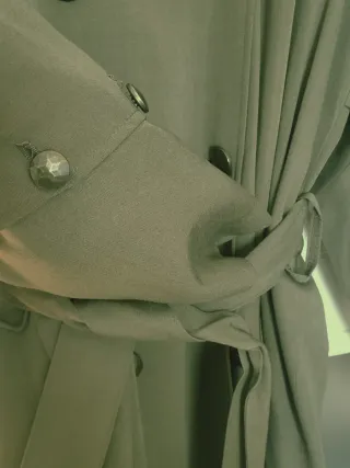 Gabardina de lana verde militar