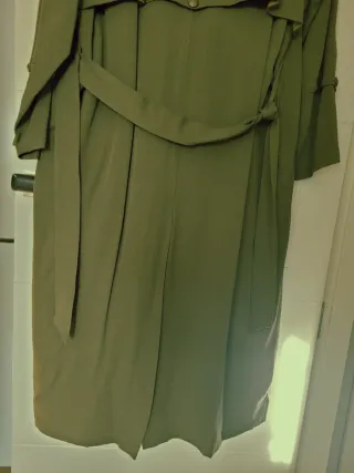 Gabardina de lana verde militar