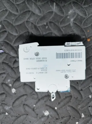 Disyuntor bipolar Hager 40A 3 posiciones