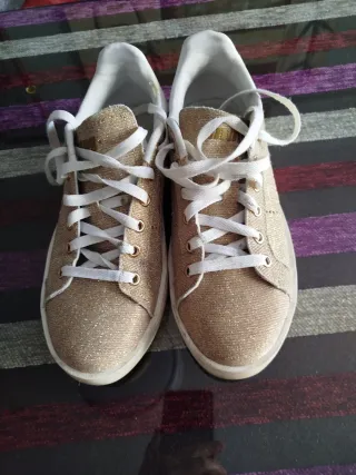 Zapatillas Mustang Doradas Brillantes