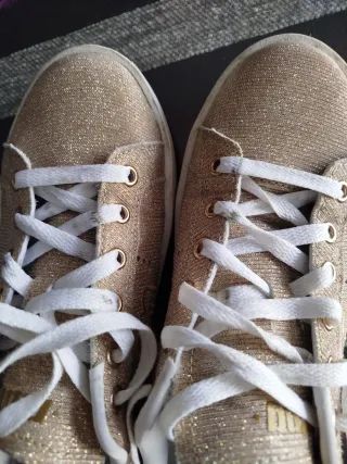 Zapatillas Mustang Doradas Brillantes