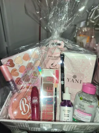 ENVÍO GRATIS Cesta Regalo Cosmética
