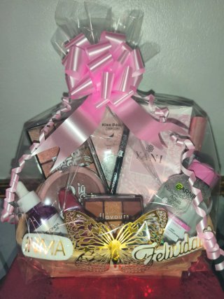 ENVÍO GRATIS Cesta Regalo Cosmética