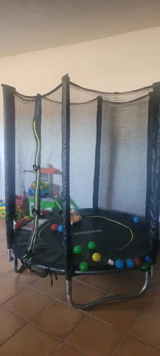 Cama elástica infantil con red de seguridad