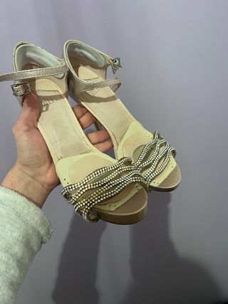 Sandalias de fiesta Faith doradas y plateadas