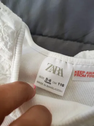 T-shirt Zara 5/6 anos branca