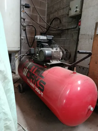 Compresor de aire 300L con ruedas