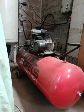 Compresor de aire 300L con ruedas