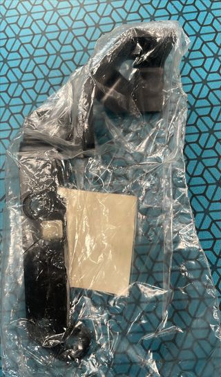 MR912100 Soporte Antirrobo Mitsubishi