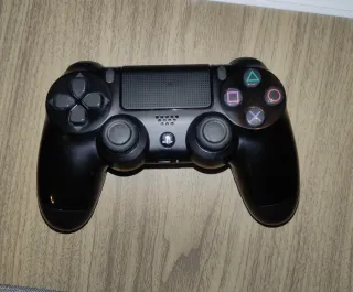 Controller DS4 V2 Nero con joystick TMR per Eduardo P.