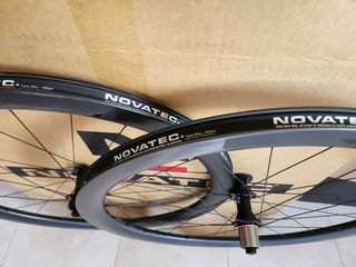 Ruedas carbono Novatec R4 Carretera o Gravel