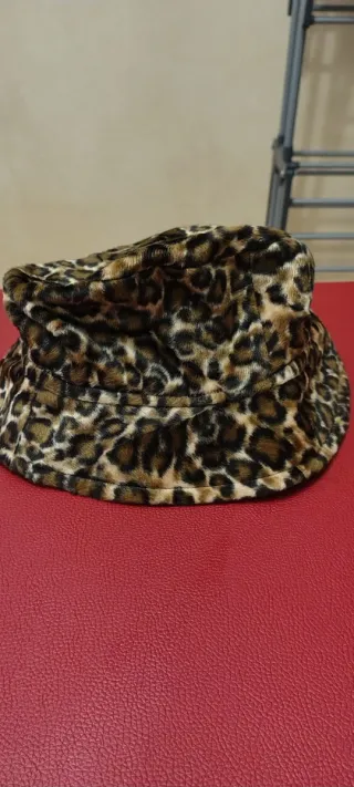 Cappellino invernale leopardato
