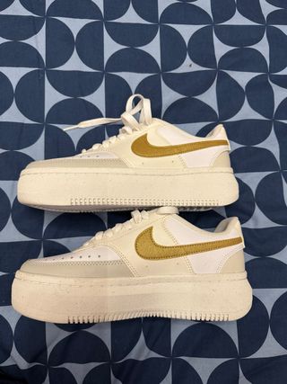 Zapatillas Nike Talla 37.5 Doradas