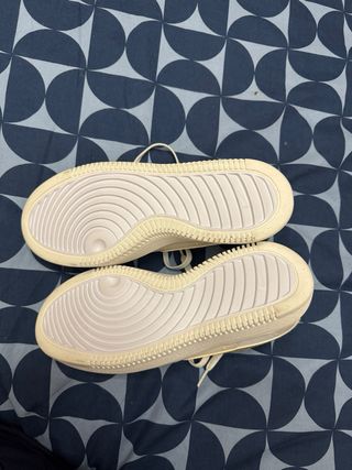 Zapatillas Nike Talla 37.5 Doradas